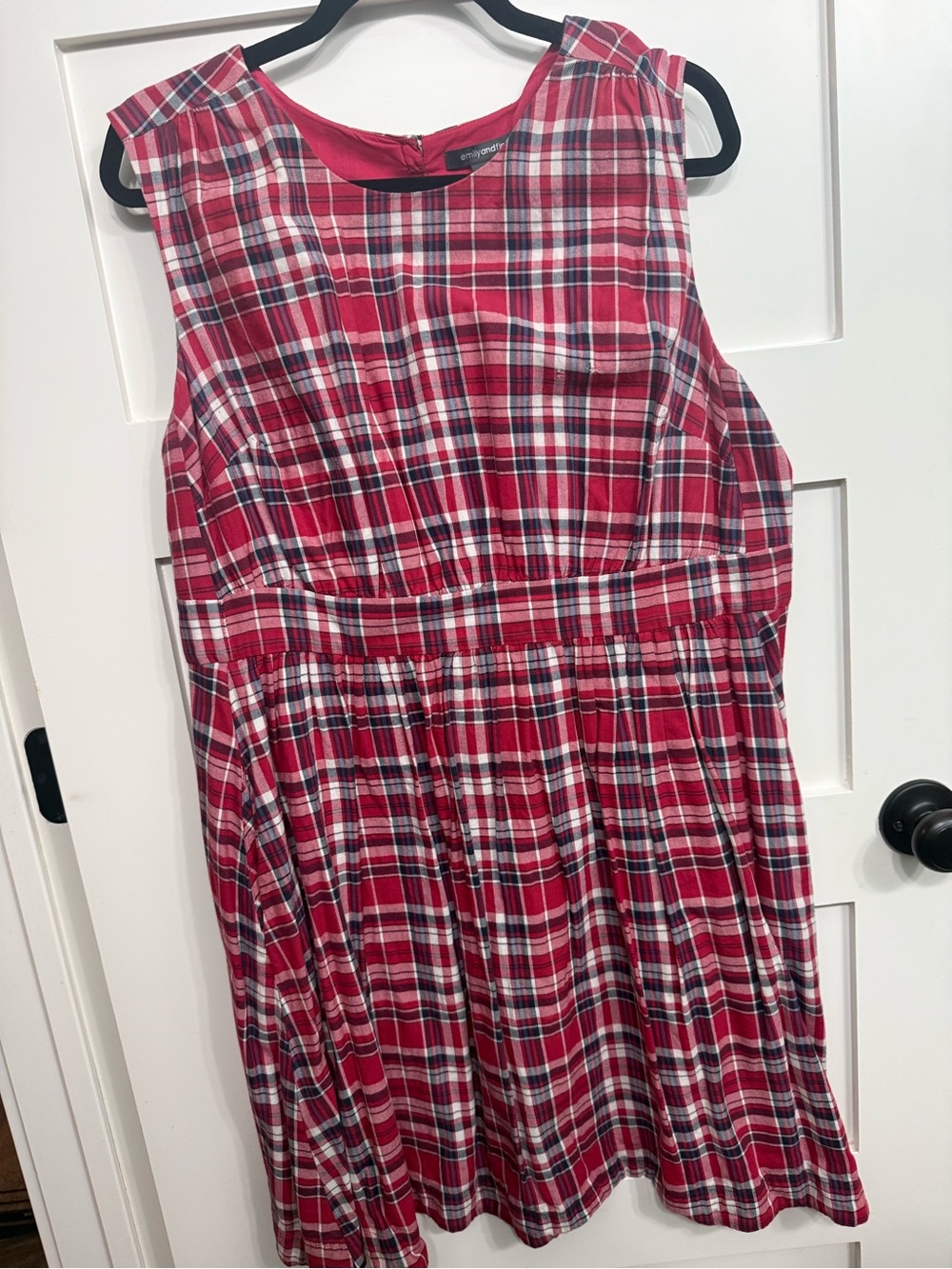 Red Plaid Sleeveless Casual Dress with Fit-and-Flare Skirti